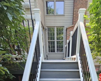 Maximizing Outdoor Living: How Modern Deck Designs Add Year-Round Value to Your Home