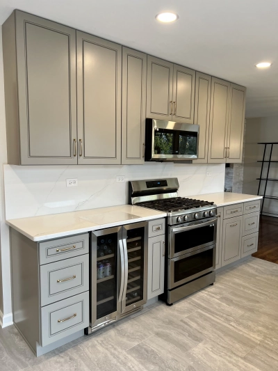 A luxury kitchen remodel in Naperville featuring quartz countertops, modern cabinetry, and expert kitchen remodeling services fo