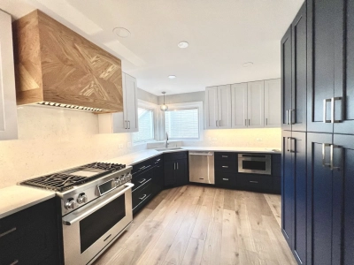 Full height Q-quartz backsplash