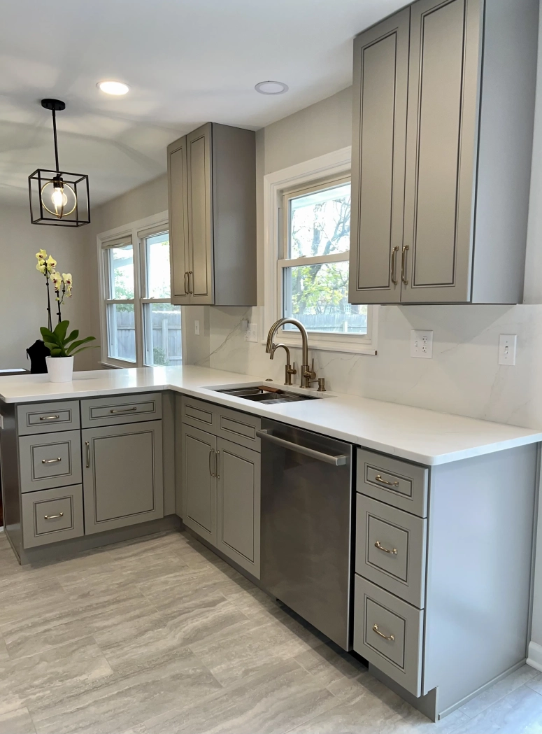 Elegant Grey Cabinetry - Lemong