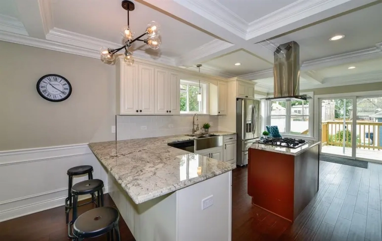 Freestanding Range Island in Wheaton, IL